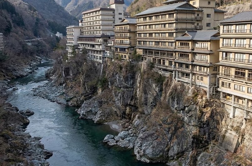 鬼怒川温泉で女湯が見える噂の真相と地形的理由