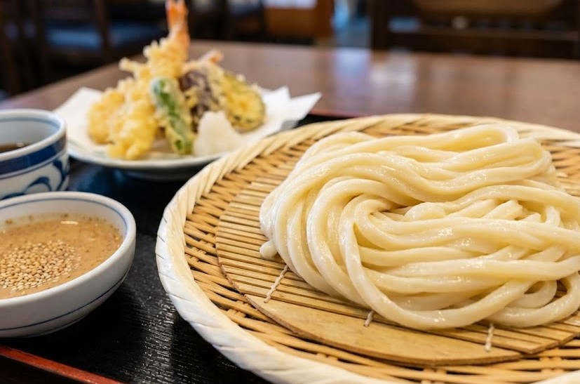 温泉街でのランチにおすすめな水沢うどんの魅力