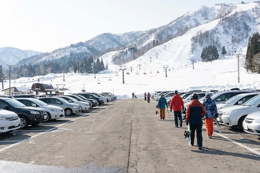 スキー場に近い第1と第2駐車場の使い分け