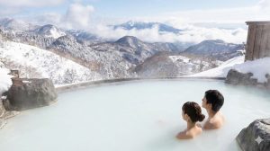 万座温泉の魅力を完全網羅！標高1800mの絶景と日本一の硫黄泉を楽しむガイド