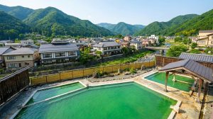月岡温泉の魅力を徹底解説！エメラルドの湯と絶品グルメ・宿の選び方ガイド